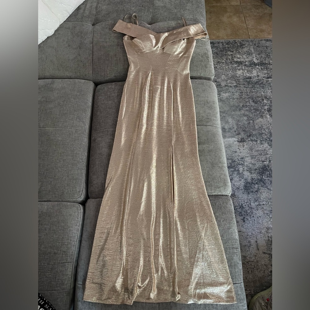 Night Way Collections Gold Ruched Sleeveless Gown perfect for wedding/prom NEW